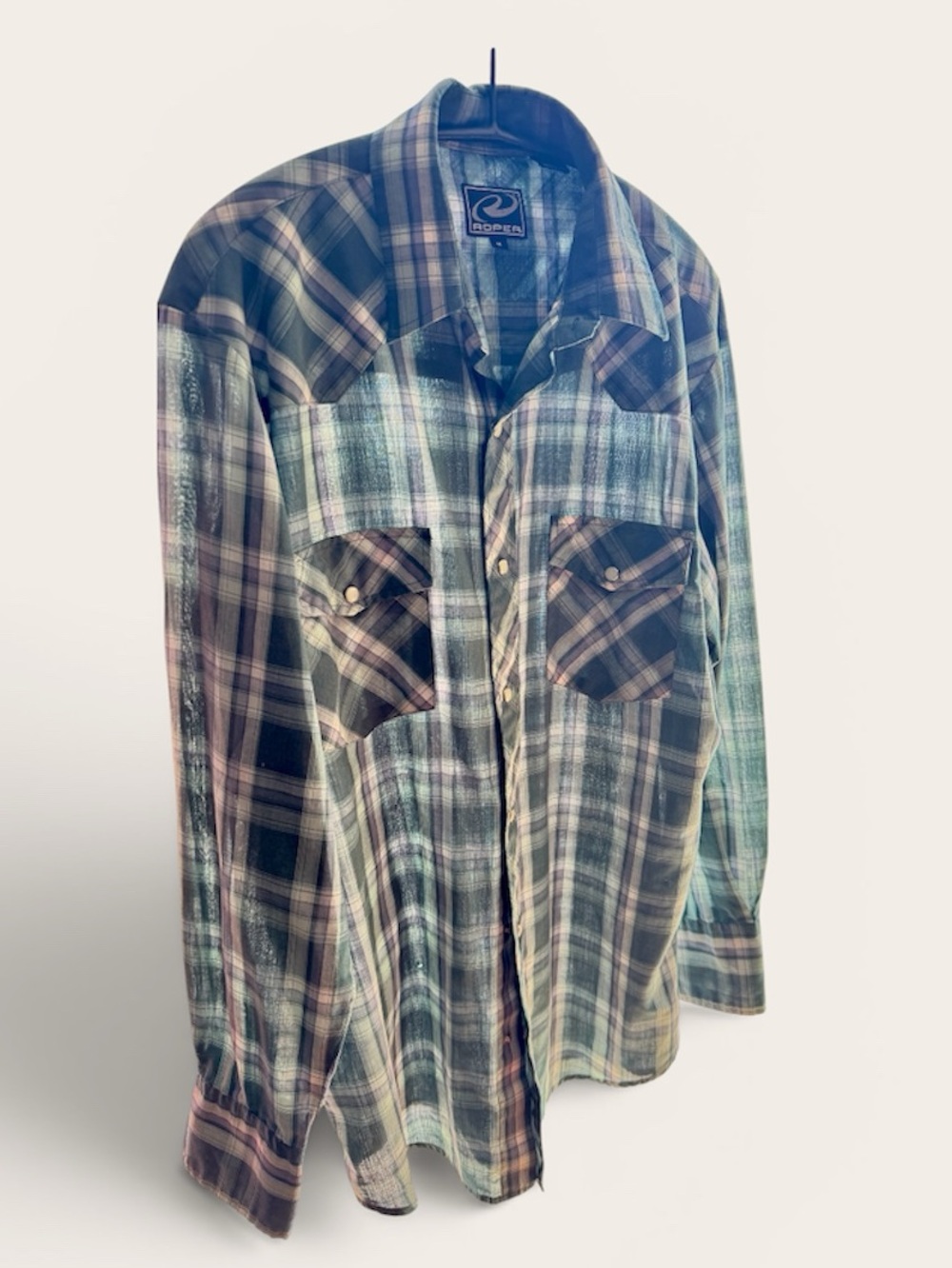 Roper Men’s Medium Pearl snap long sleeve Western shirt